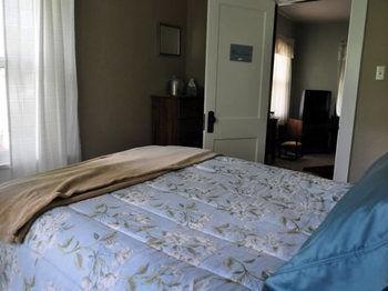 Lazy T Ranch Guest House Manhattan Esterno foto