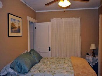 Lazy T Ranch Guest House Manhattan Esterno foto
